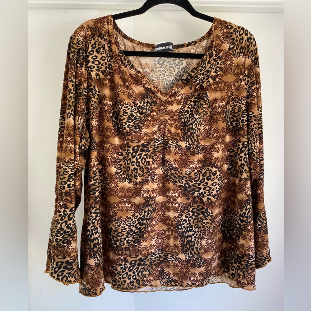 Y2K Animal Print Fashion Bug Top 3/4 Length Flare Sleeves Leopard Cheetah V Neck